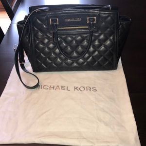 Micheal Kors Black Medium size handbag